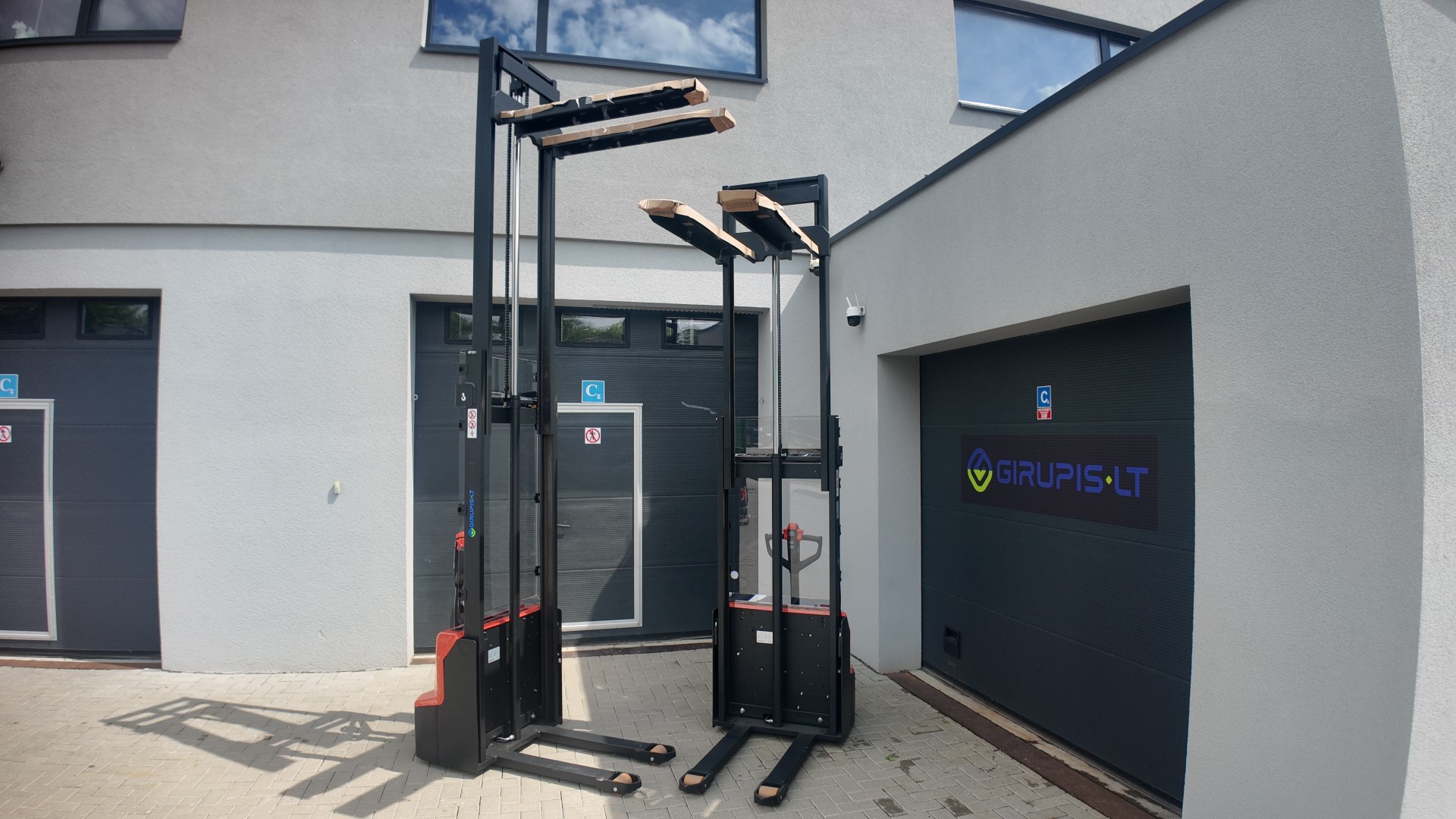 Noblelift PSE12 serijos savaeigiai keltuvai (stakeriai)